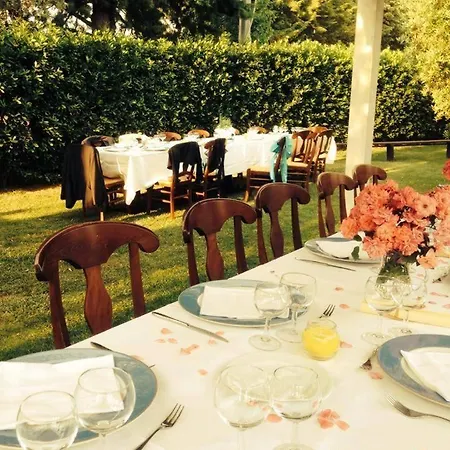 Bio Il Melograno Di Banditella Ristorante مزرعة للإقامة ألبيريزي